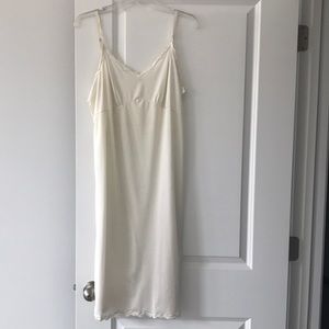 Vintage Contessa Ivory midi slip 38